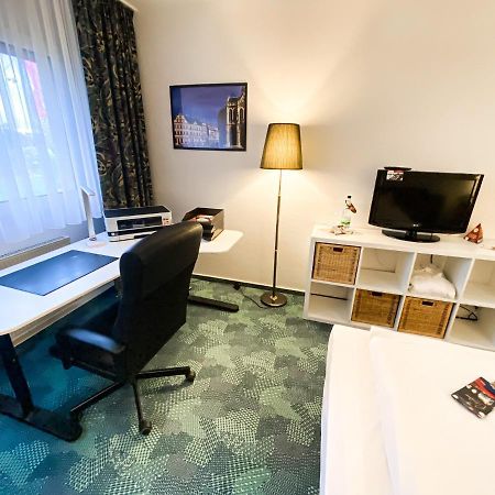 Airport Hotel Erfurt Buitenkant foto