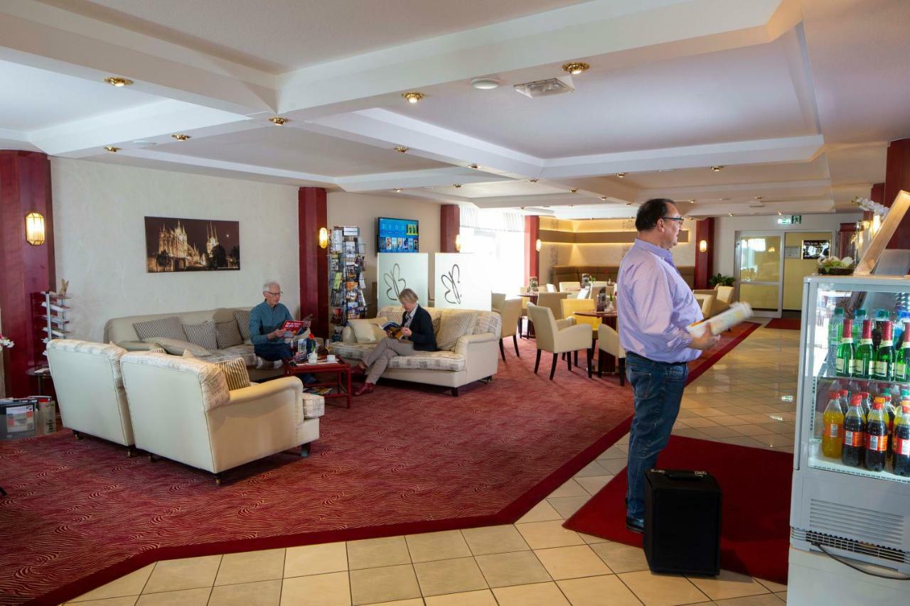 Airport Hotel Erfurt Buitenkant foto